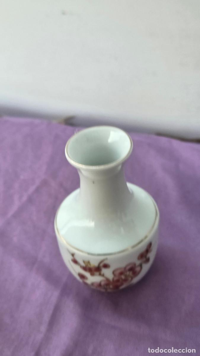 Vintage: peque&ntilde;o jarron de porcelana - Foto 3