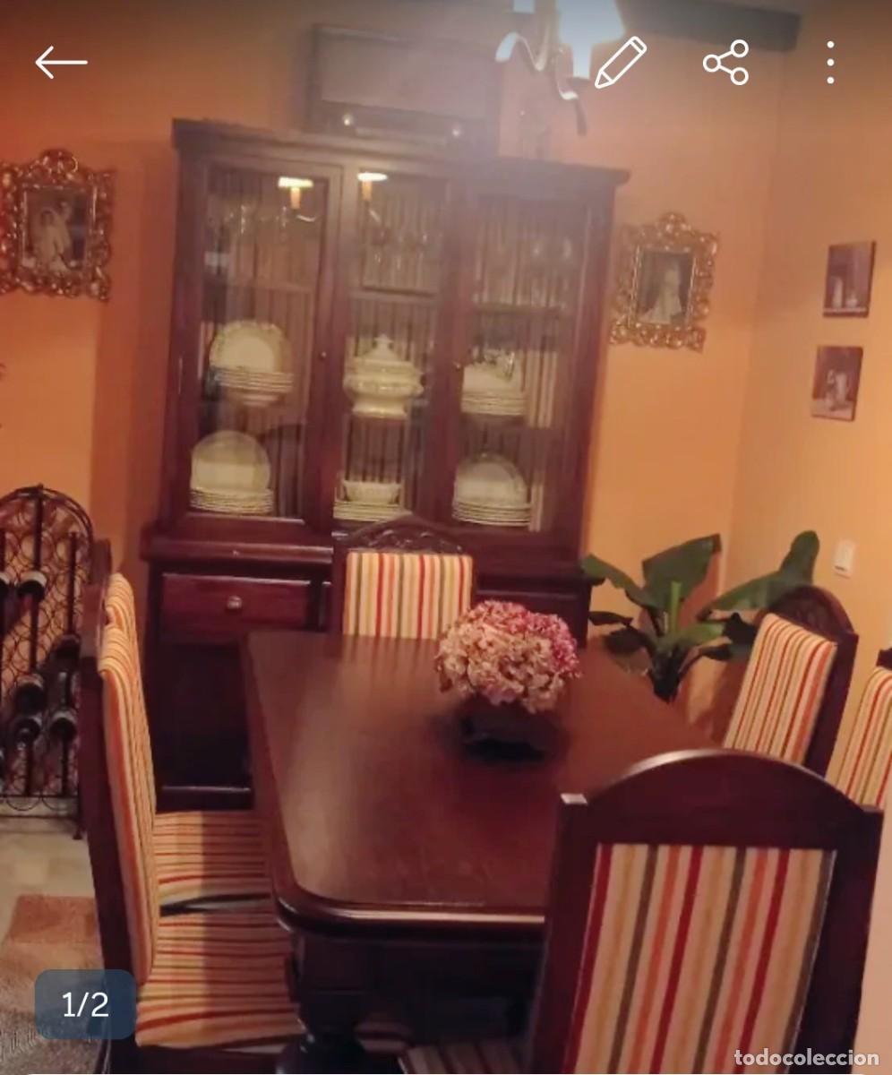 Vintage: Comedor completo, mesa extensible,seis sillas y aparador.