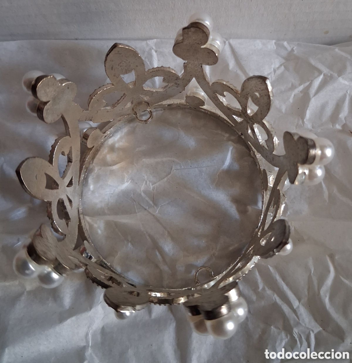 Vintage: Corona de metal con perlas