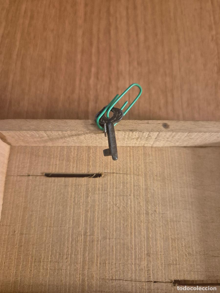 Vintage: CAJA DE MADERA HUCHA CON LLAVE. - Foto 6