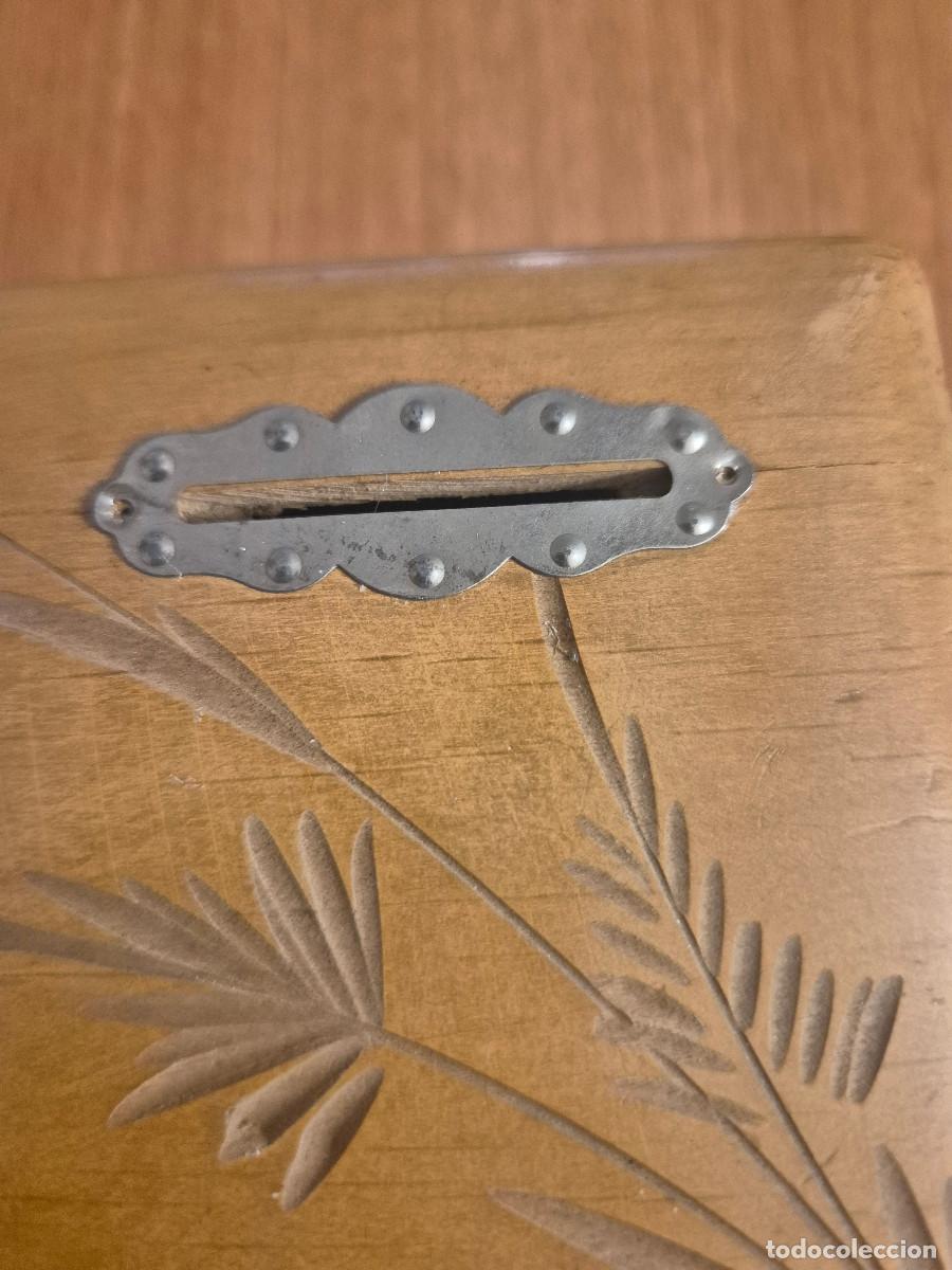 Vintage: CAJA DE MADERA HUCHA CON LLAVE. - Foto 8