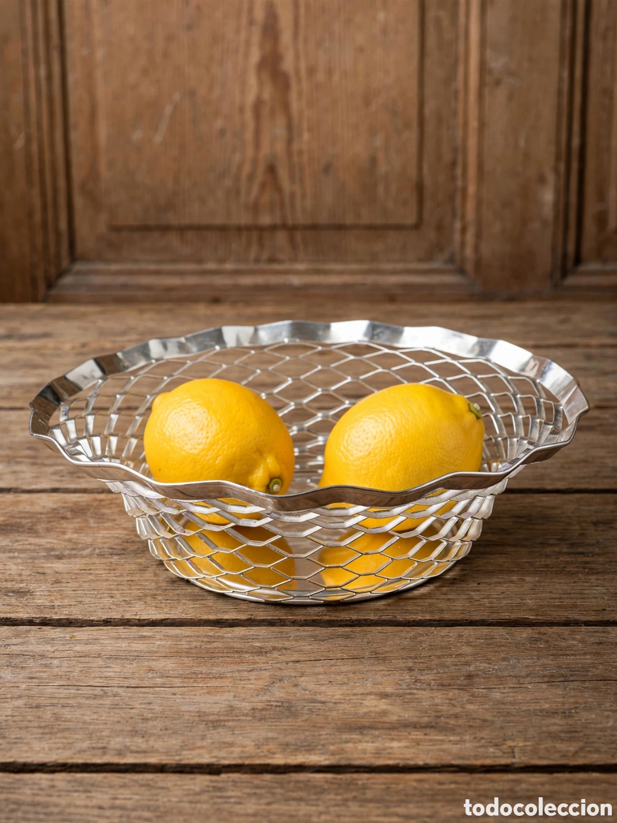 Vintage: CENTRO DE MESA, PANERA METAL PLATEADO CALADO. FRUTERO. VINTAGE 70s