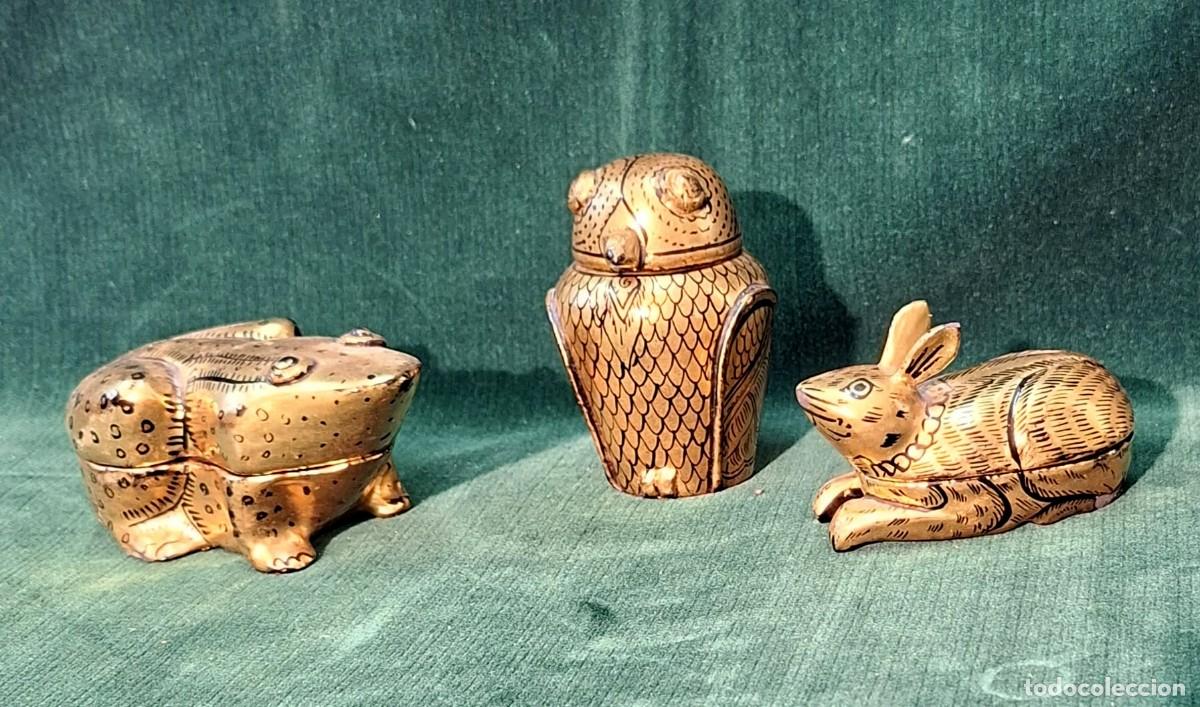 Vintage: Conjunto de tres cajitas de madera con figuras de animales (rana, conejo y b&uacute;ho)