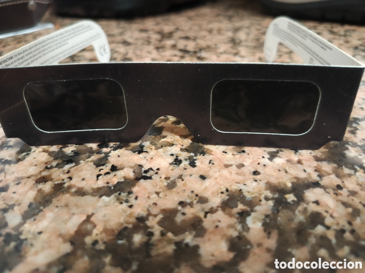Vintage: Gafas para el eclipse de 2180
