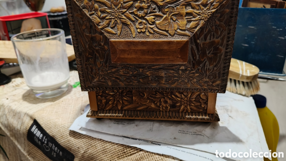Vintage: caja de m&uacute;sica y madera vintage