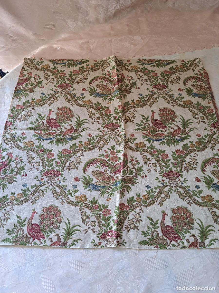 Vintage: tejido gobelino o jacquard, motivo aves y flores. ideal tapizado de silla