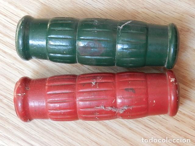 Vintage: Lote 2 manguitos de madera pu&ntilde;os o manetas 23 1/2 12673 manguito rojo pu&ntilde;o verde