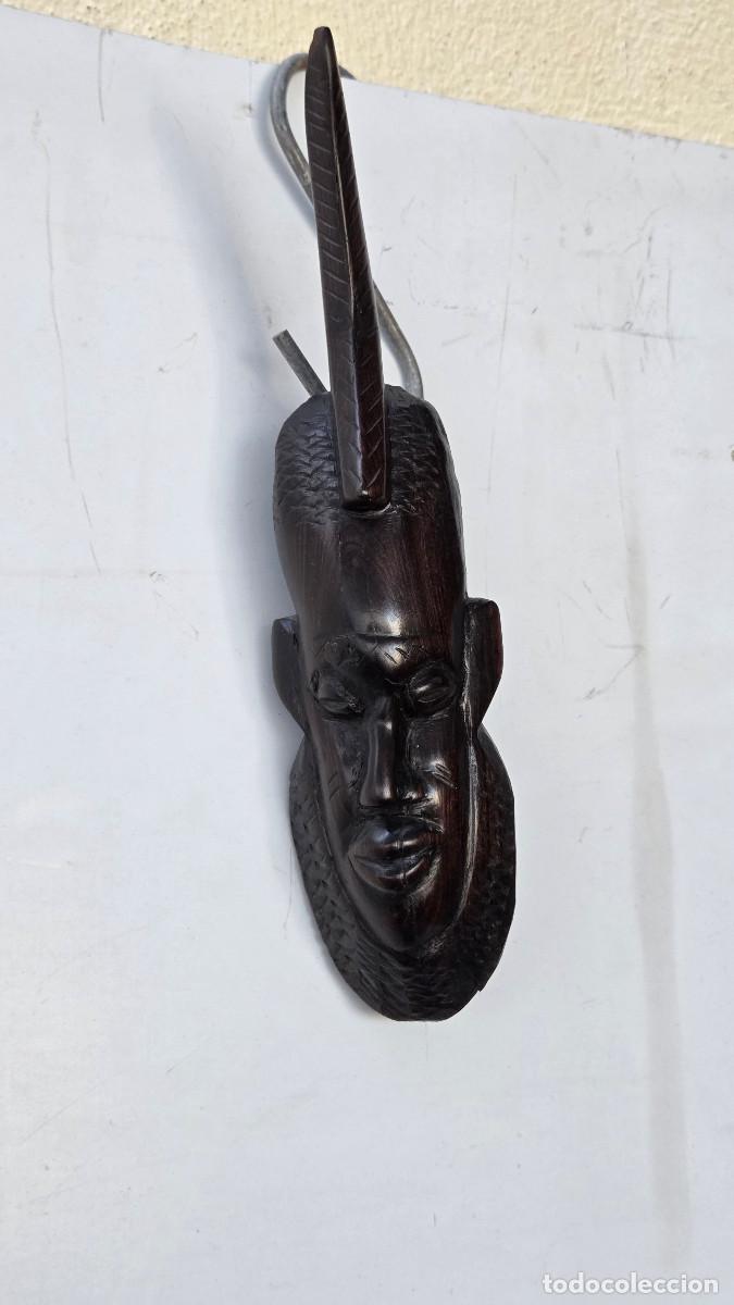 Vintage: mascara africana de madera noble