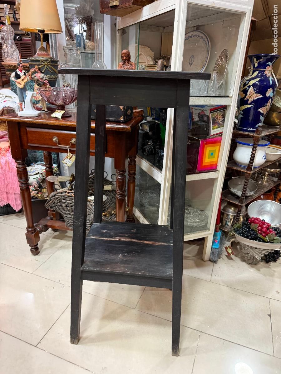 Vintage: ANTIGUO PIE MACETERO DE MADERA - MEDIDA 102 CM Y 40X32 CM DE BASE