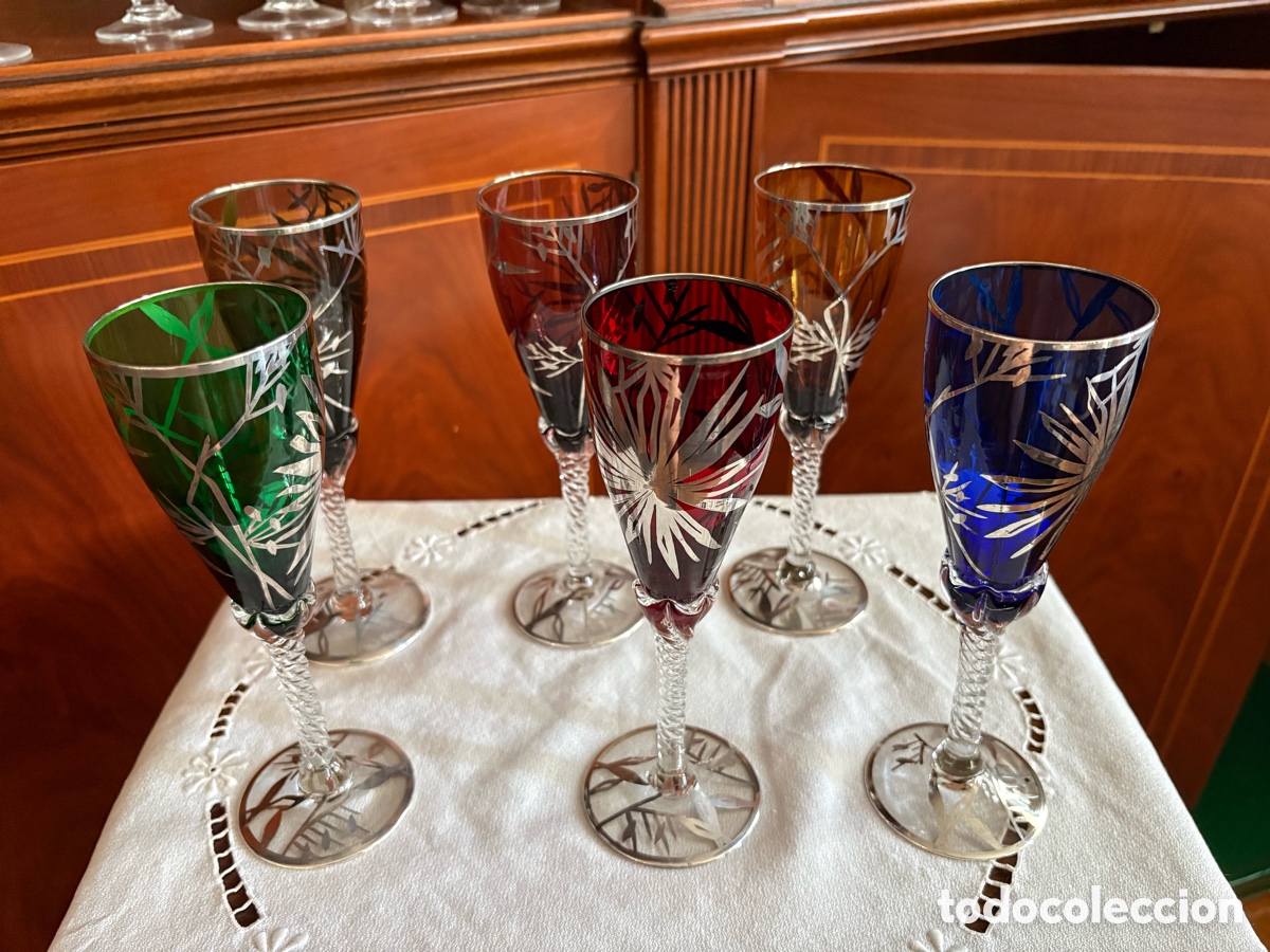 Vintage: Copas cava vintage de colores y relieve en plata