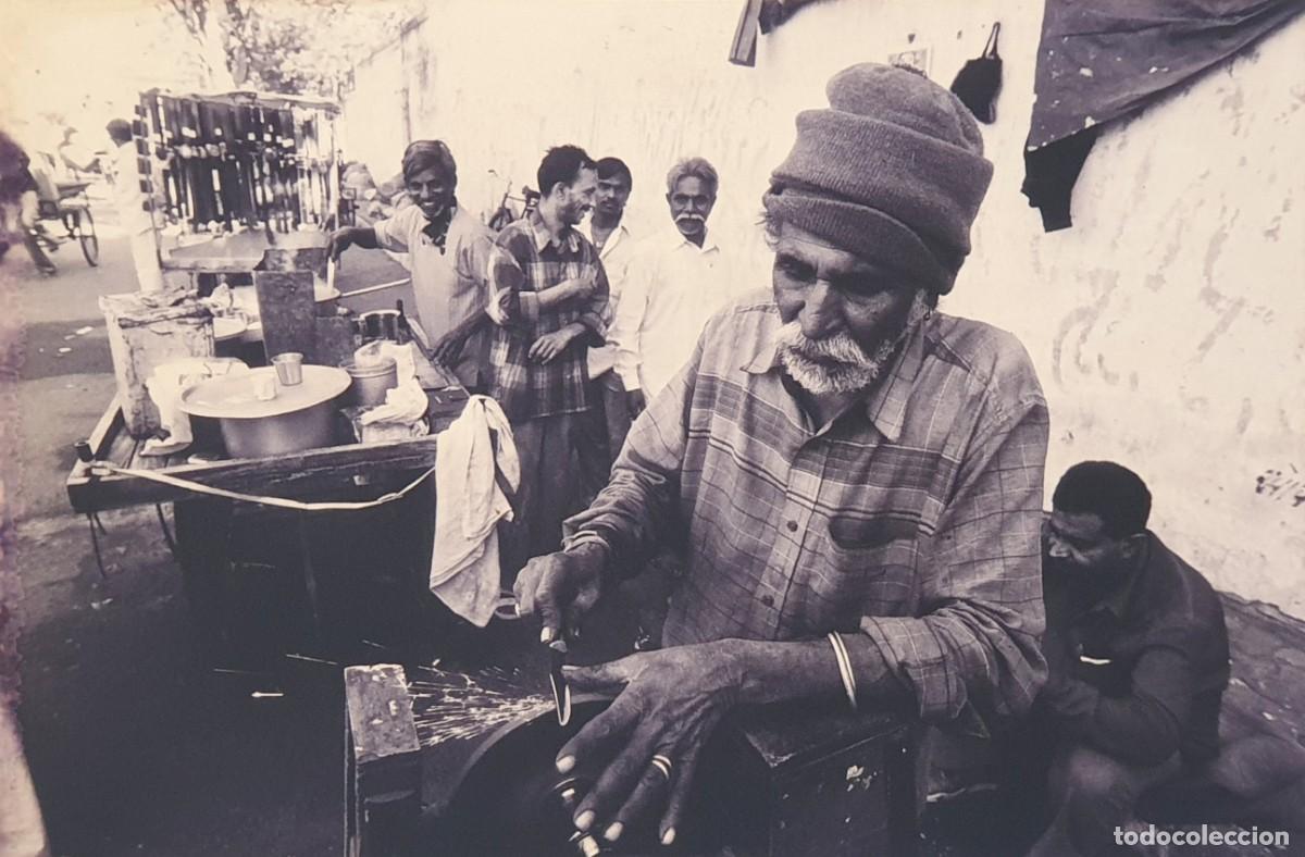 Vintage: Impresi&oacute;n fotogr&aacute;fica vintage en Forex de un viaje a la India - Amoladora de cuchillos