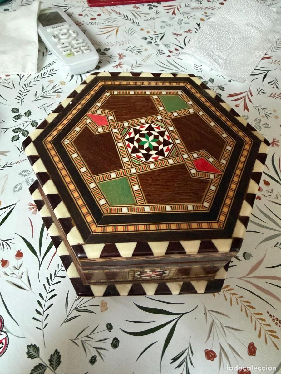 Vintage: Caja joyero musical antigua de taracea granadina &ndash; Taller Maldonado