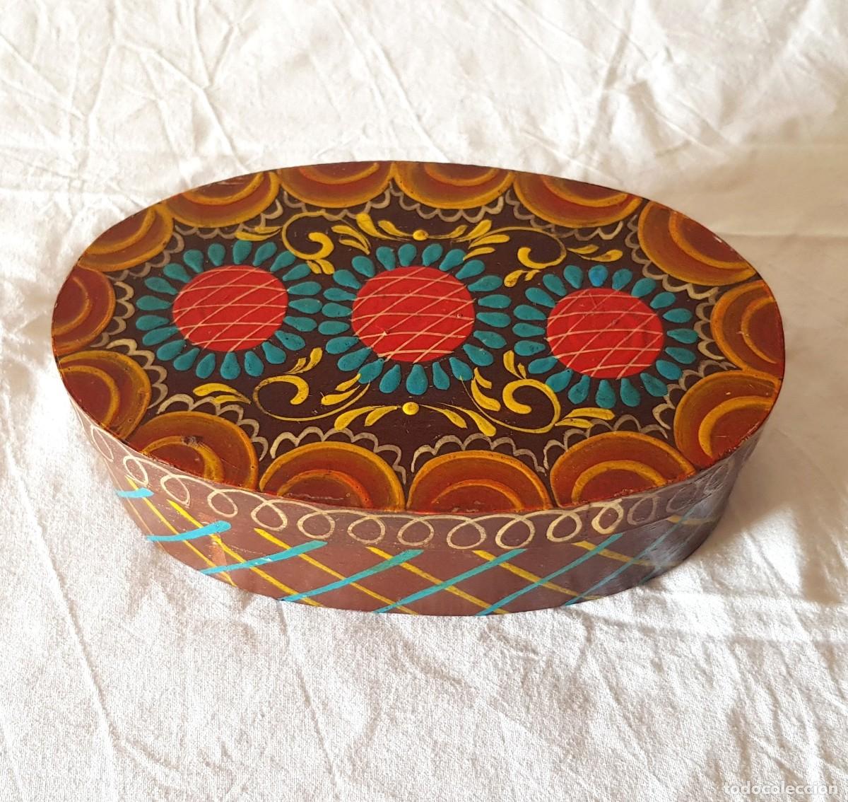 Vintage: Joyero ovalado de estilo vintage, con hoja de pino pintada a mano