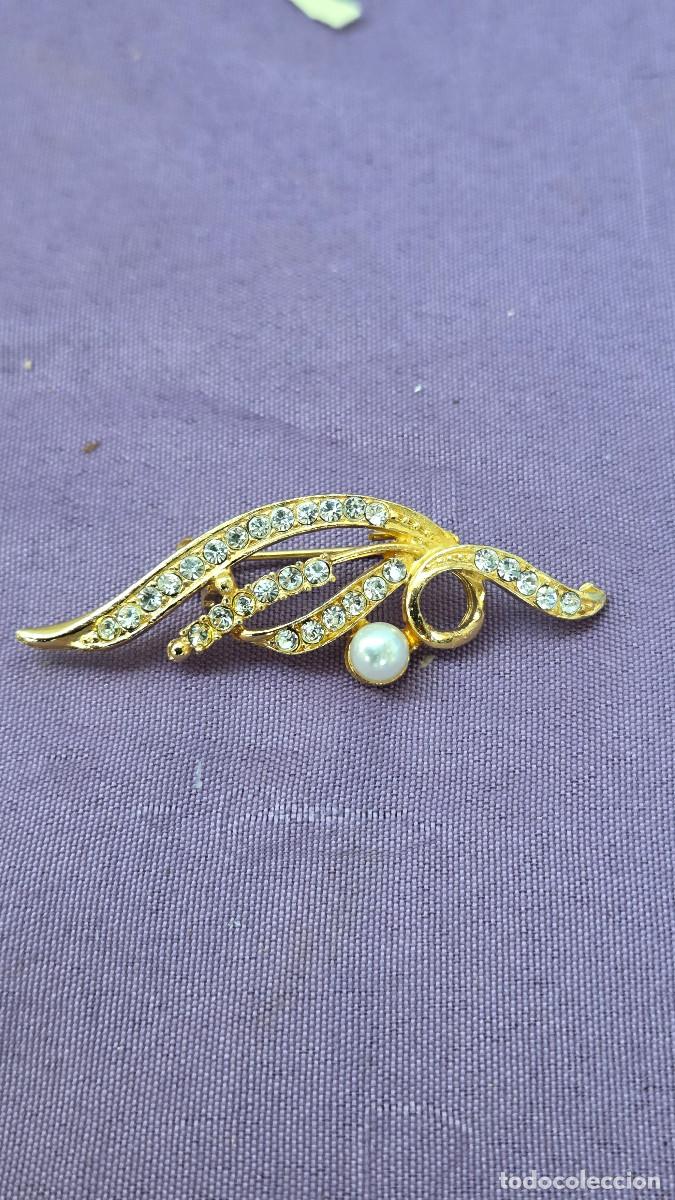 Vintage: broche de bisuteria antiguo