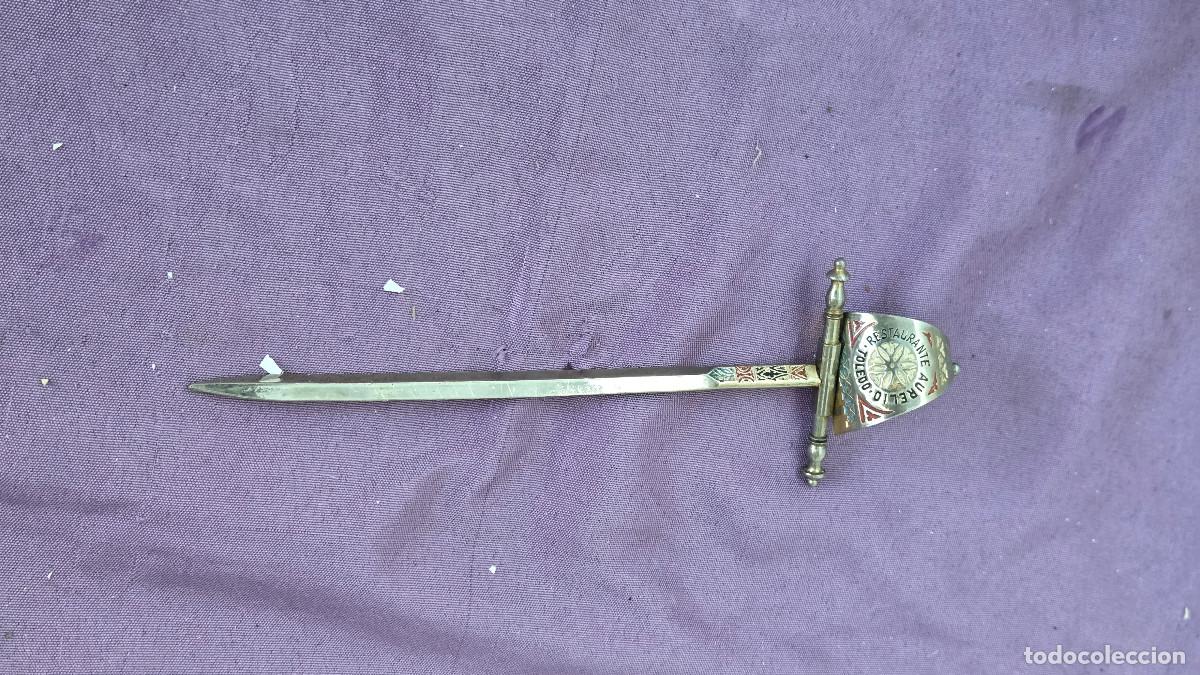 Vintage: abrecarta de metal de toledo