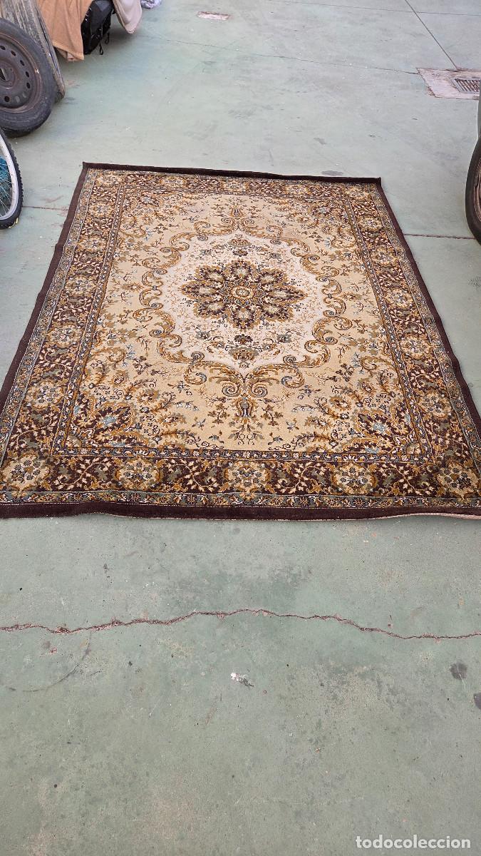 Vintage: alfombra antigua en buen estado