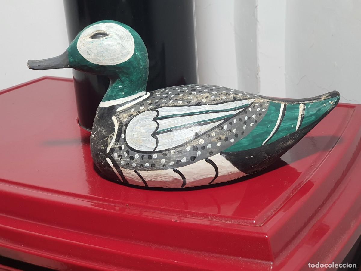 Vintage: Pato de madera de reclamo tallado y pintado a mano - Arte popular - Caza / Decoraci&oacute;n
