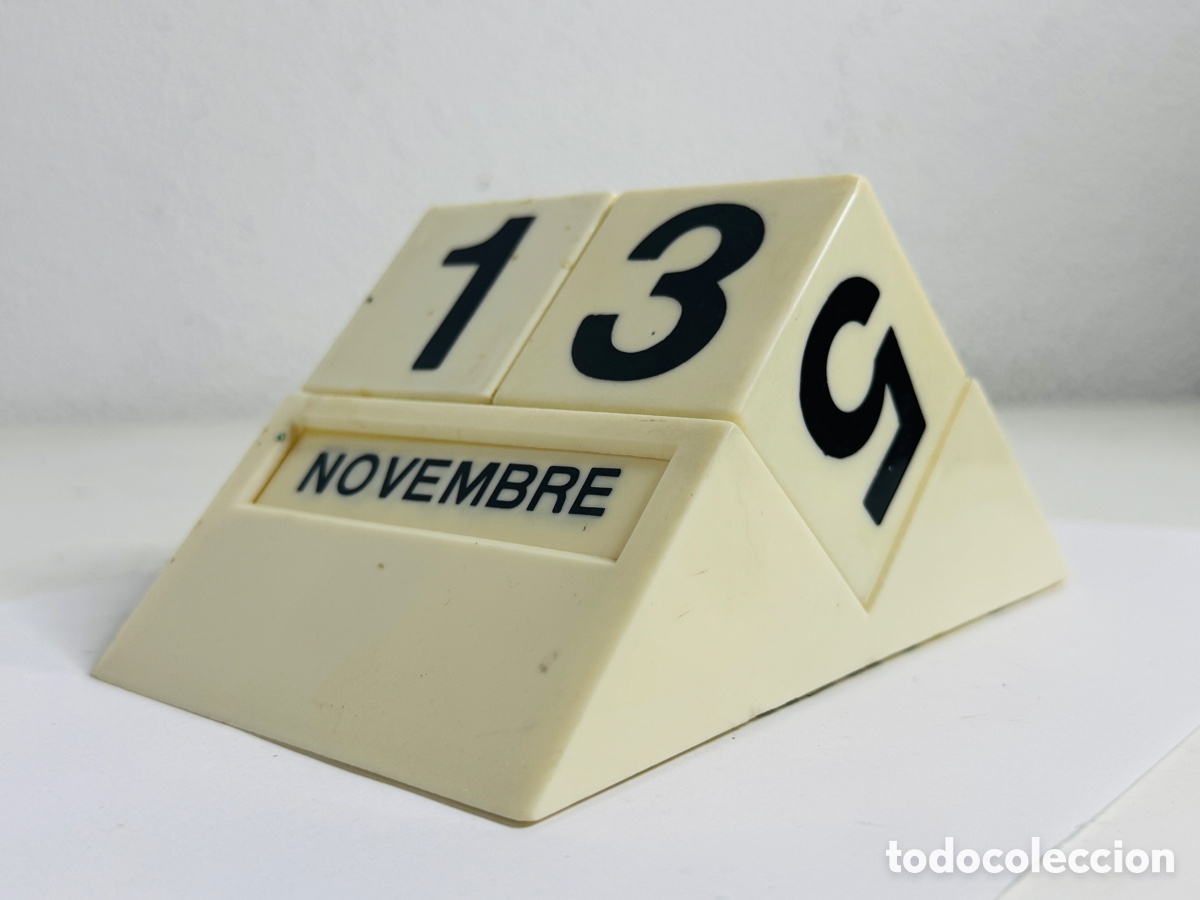 Vintage: Antiguo calendario perpetuo cubos color blanco 1970s