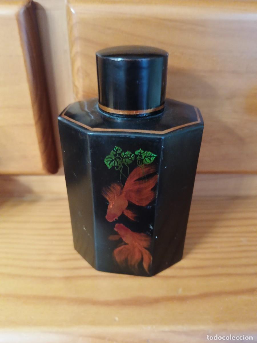 Vintage: Botella negra tipo lacada