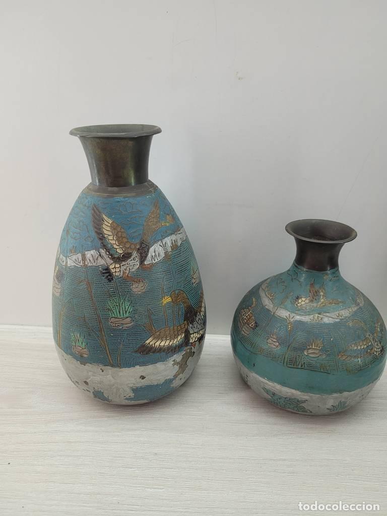 Vintage: JARRONES DE LAT&Oacute;N CLOISONN&Eacute; - Foto 2