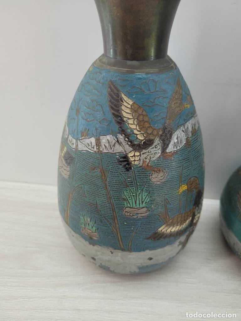 Vintage: JARRONES DE LAT&Oacute;N CLOISONN&Eacute; - Foto 3