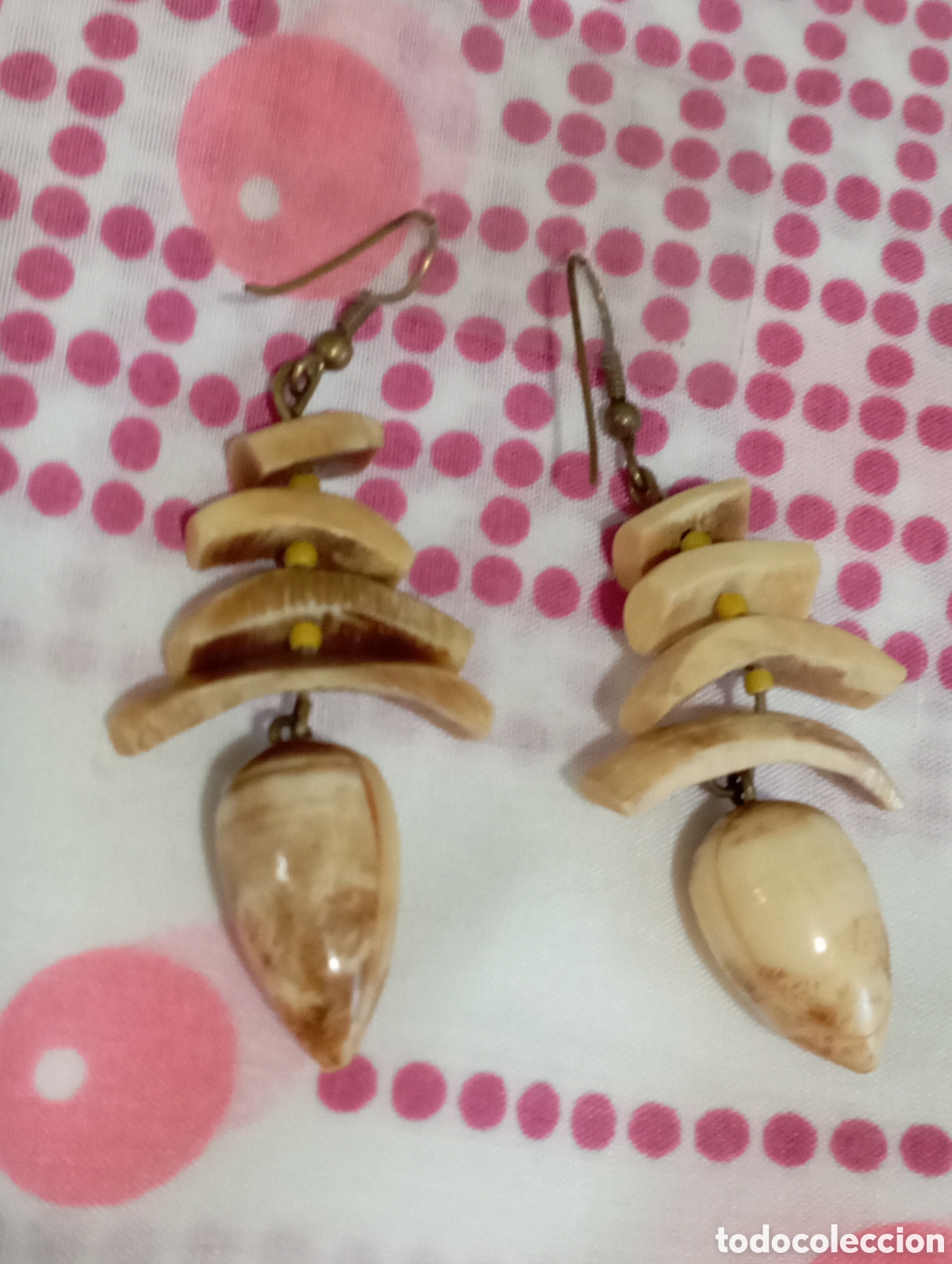 Vintage: Pendientes vintage de hueso y plata.