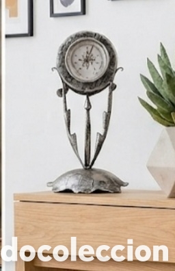 Vintage: Vintage con Reloj/Br&uacute;jula y Estilo Industrial &Uacute;nico ✨️