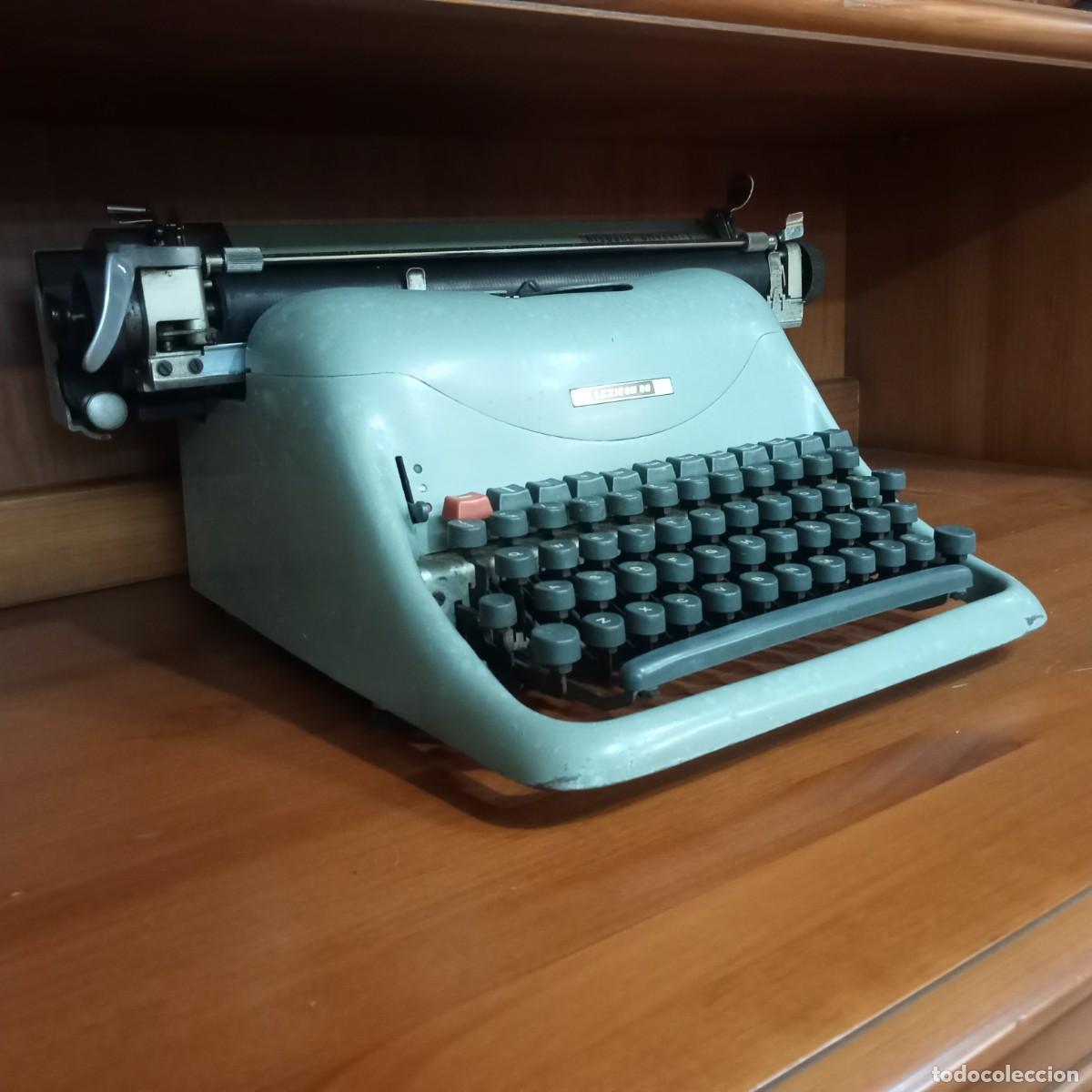Vintage: antigua maquina de escribir , ver fotos