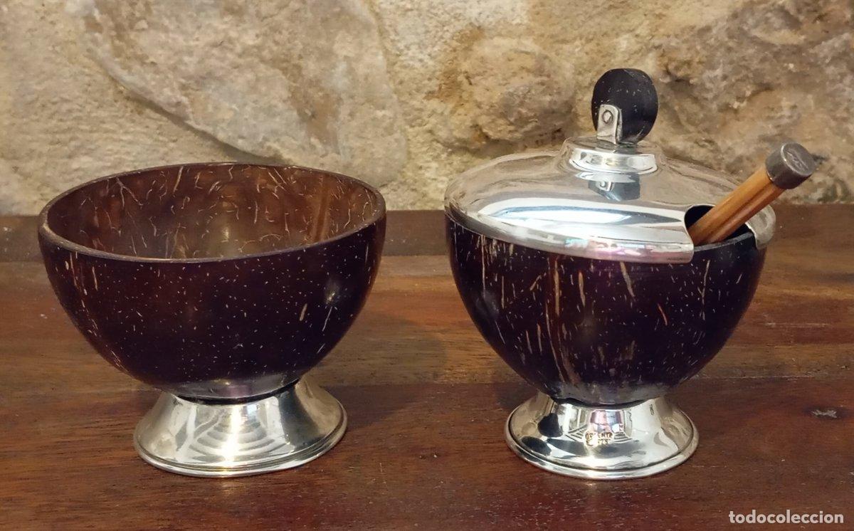 Vintage: CONJUNTO DE AZUCARERO CON CUCHARITA Y CUENCO. C&Aacute;SCARA DE COCO Y PLATA. PLATER&Iacute;A ARGENTA, COLOMBIA