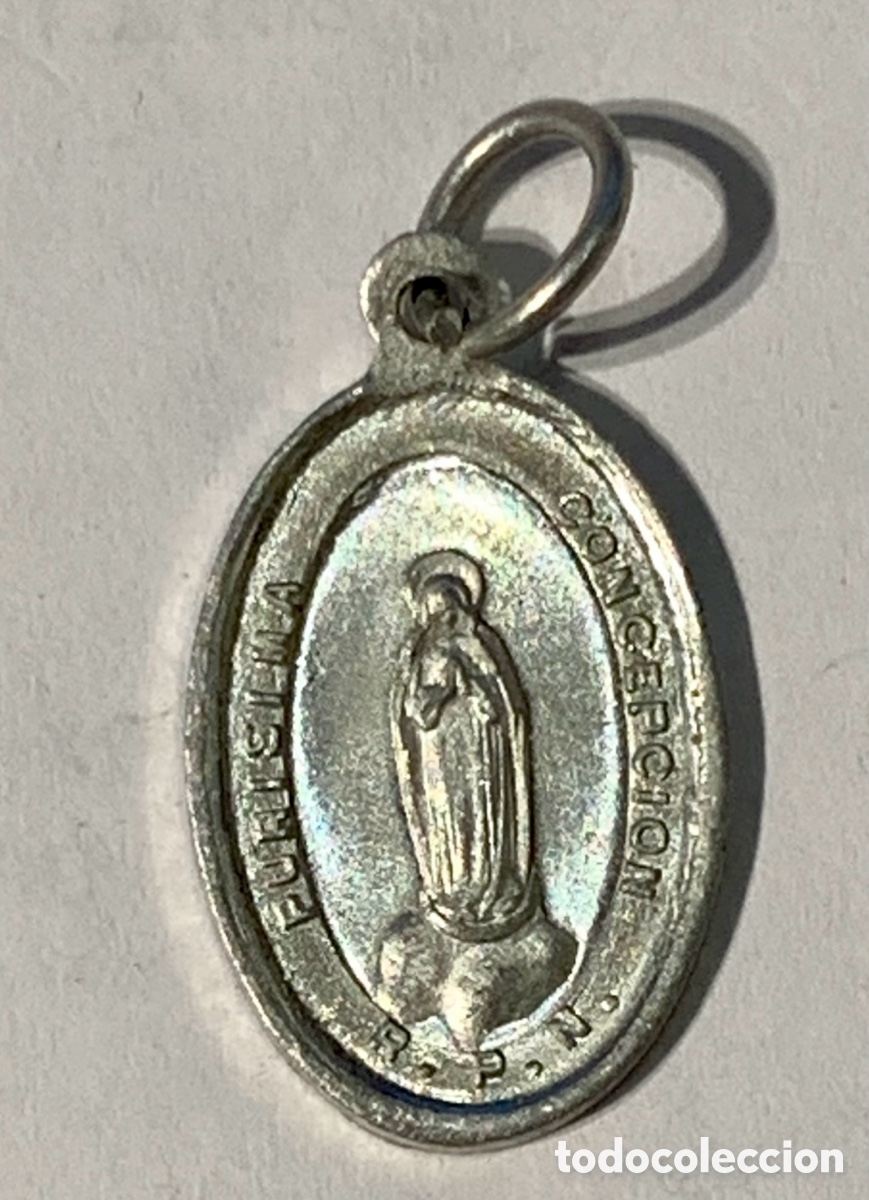 Vintage: Colgante. Medalla. Purisima Concepcion. Sagrado Corazon de Jes&uacute;s. Aluminio. A&ntilde;os 60.