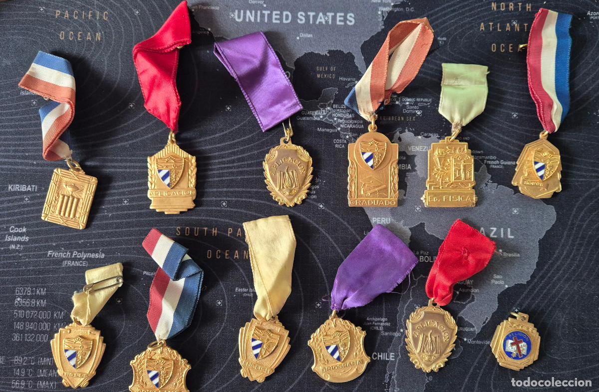 Vintage: cuba lote de 12 medallas escuela 1950's