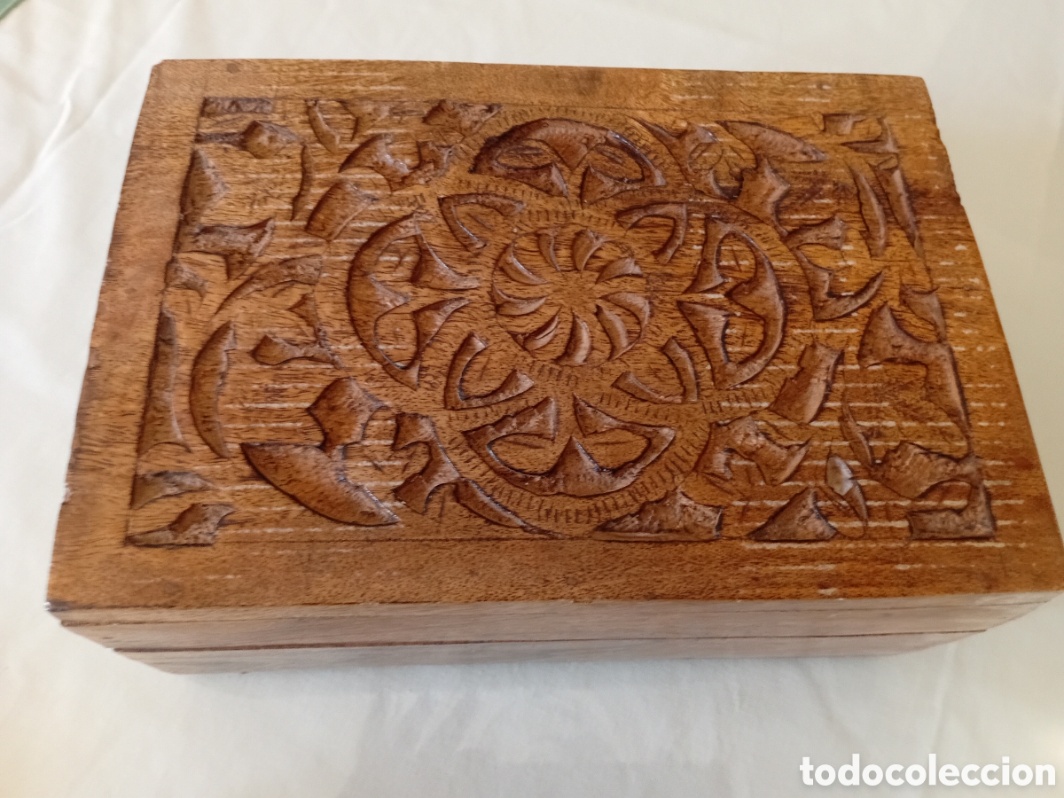 Vintage: Caja de madera tallada - Foto 2