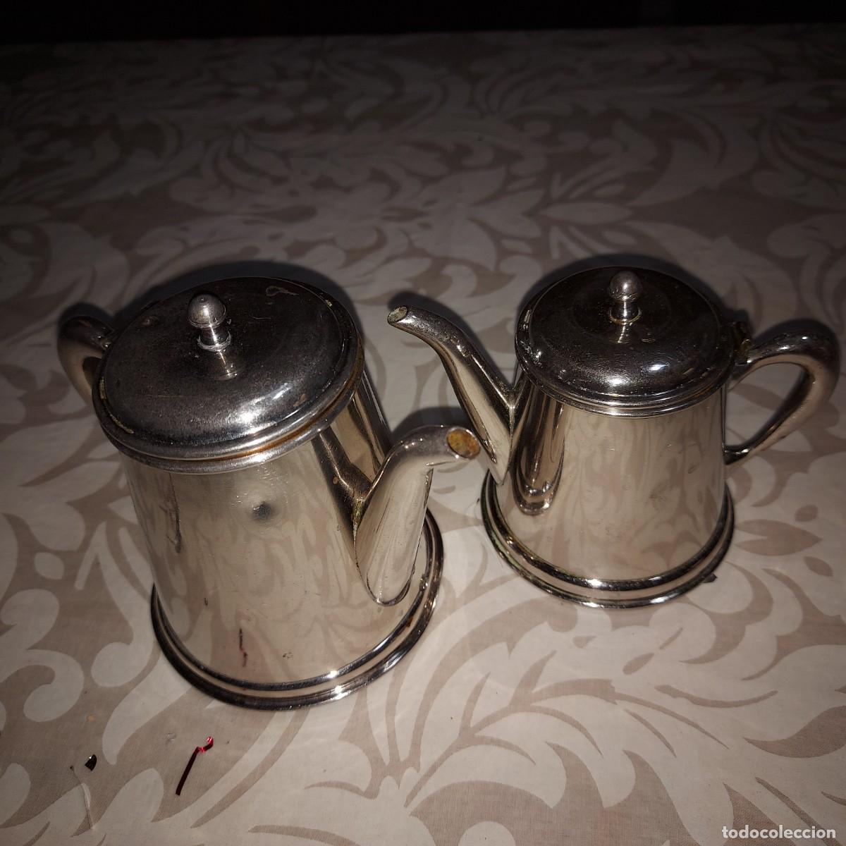 Vintage: JUEGO CAFETERA Y LECHERA de METAL