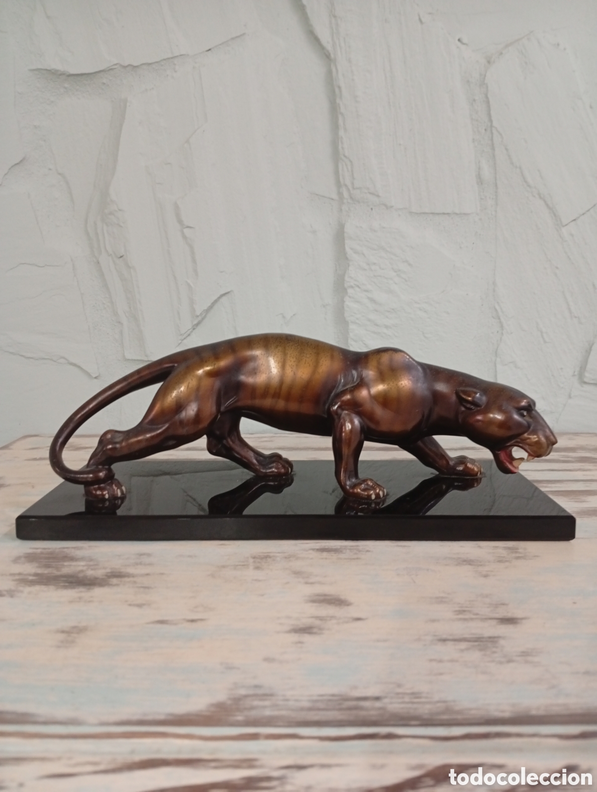 Vintage: Tigre art deco sobre cristal negro