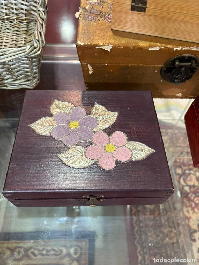 Vintage: CAJITA MORADA CON FLORES - Foto 4