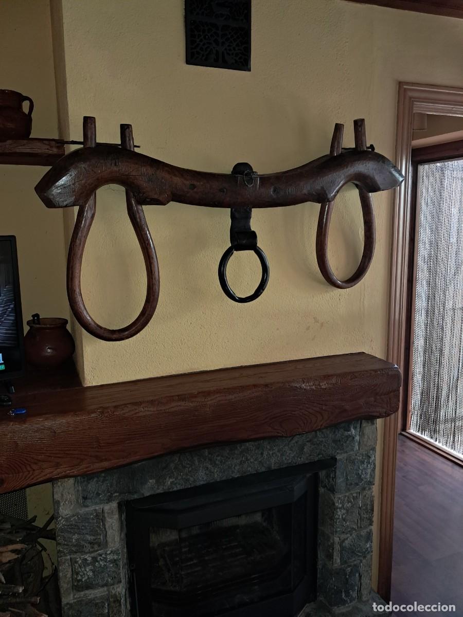 Vintage: Yugo de madera para decoraci&oacute;n