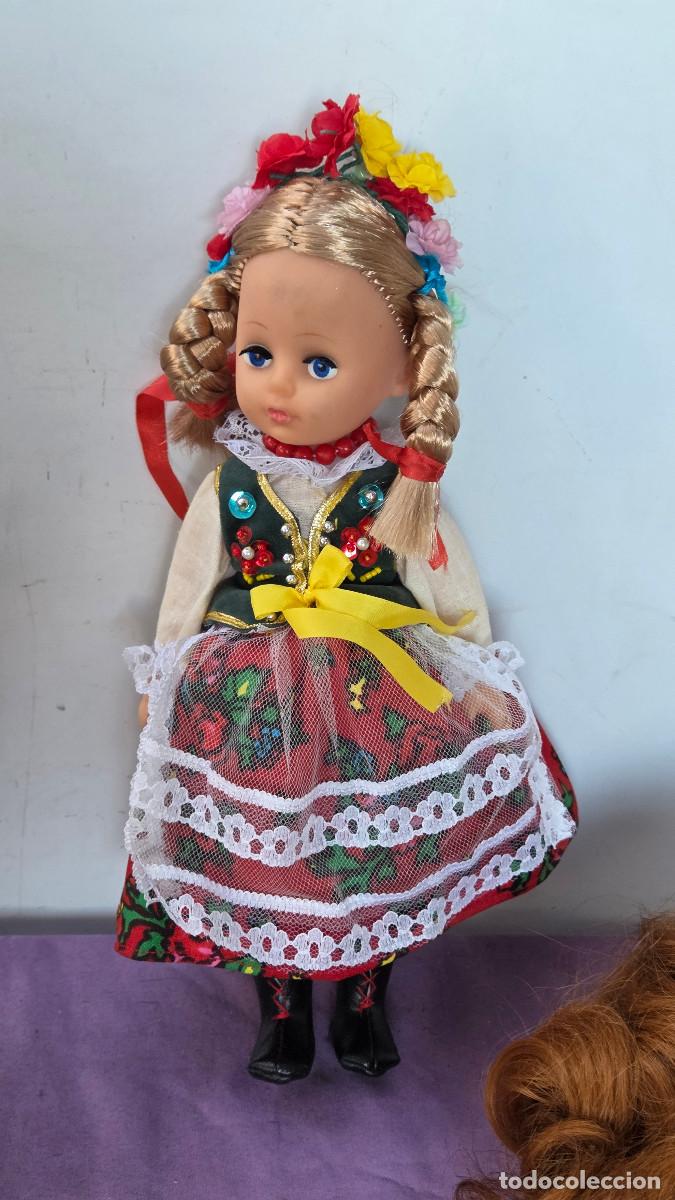 Vintage: mu&ntilde;eca coleccionable de paises