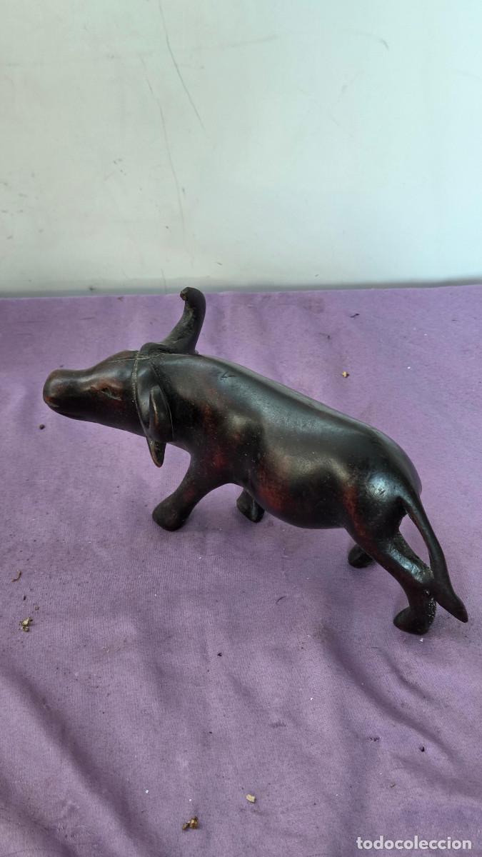 Vintage: figura de bufalo arte africano