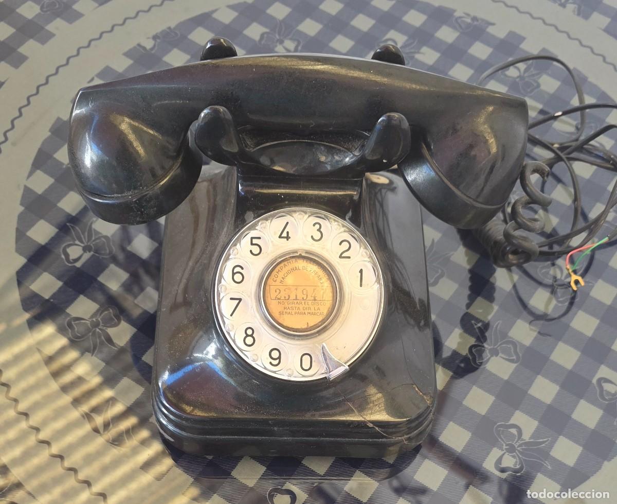 Vintage: Antiguo tel&eacute;fono negro de baquelita, cia telef&oacute;nica