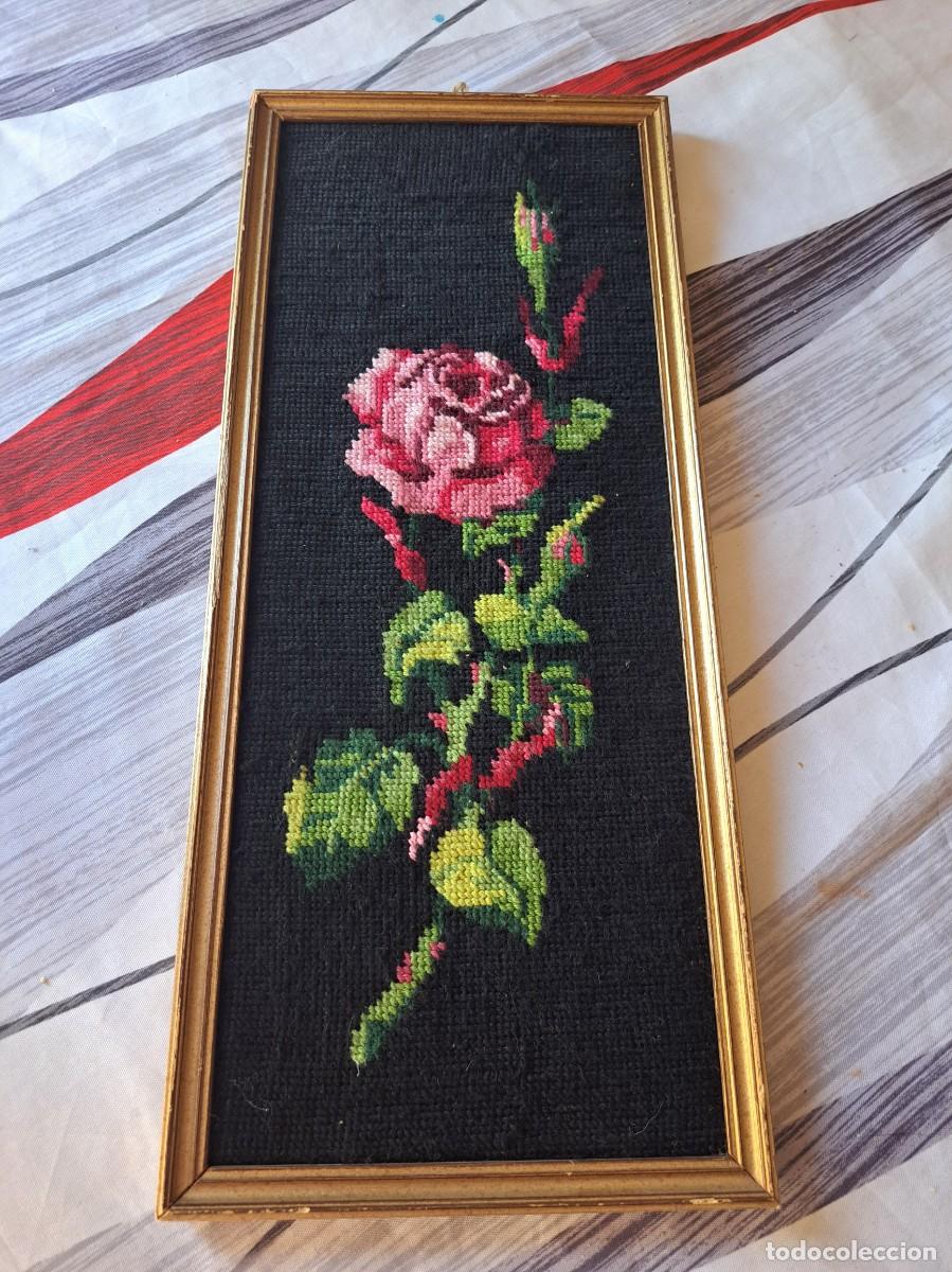 Vintage: Bonito cuadro bordado a mano. Rosas