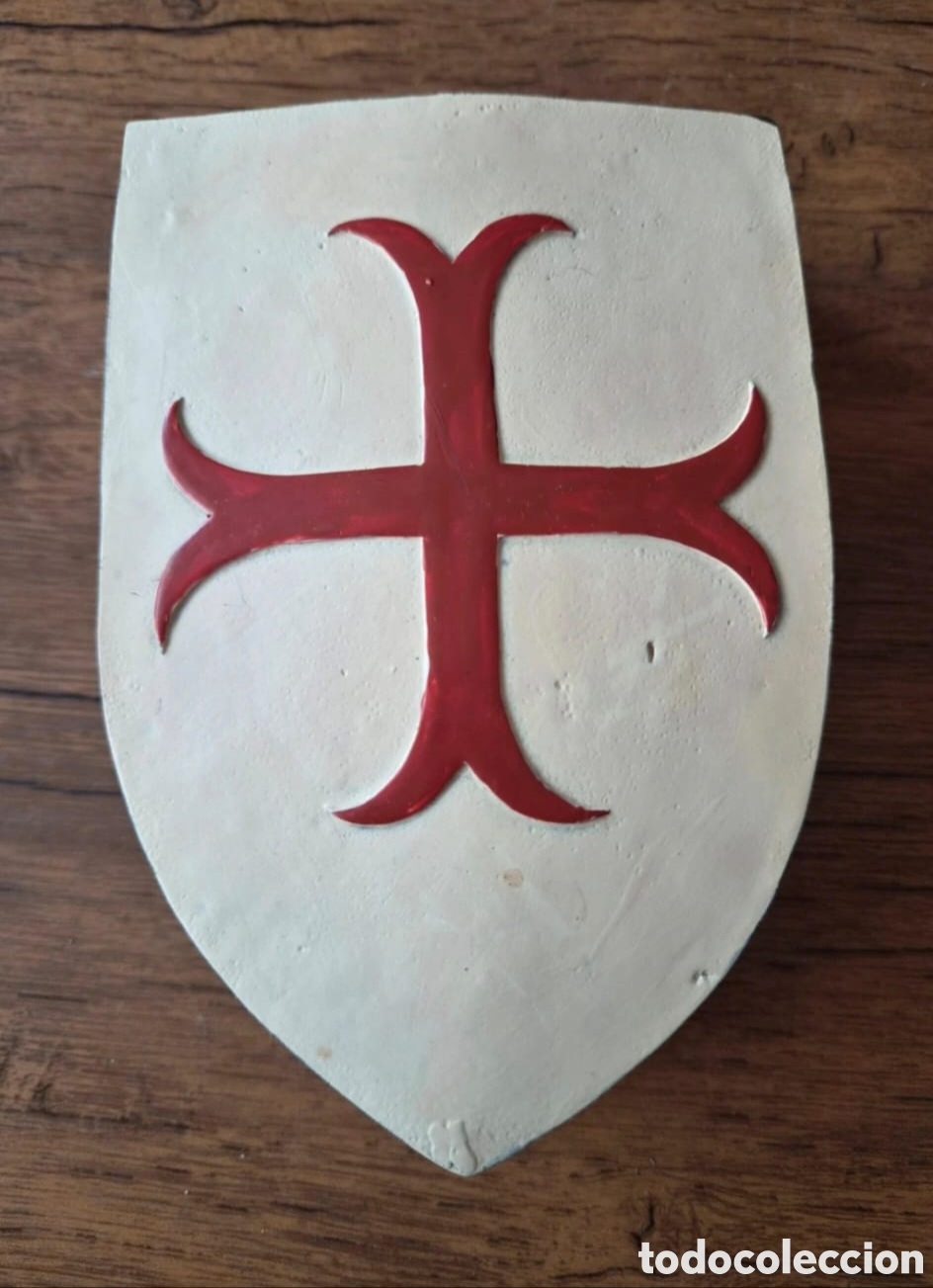 Vintage: Joyero Templario en Forma de Escudo - Estilo G&oacute;tico - Excelente Estado