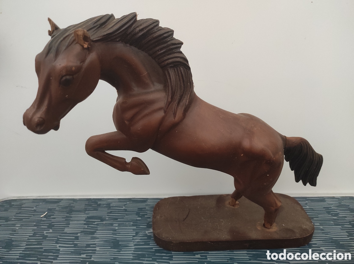 Vintage: Talla en madera de caballo con desperfectos