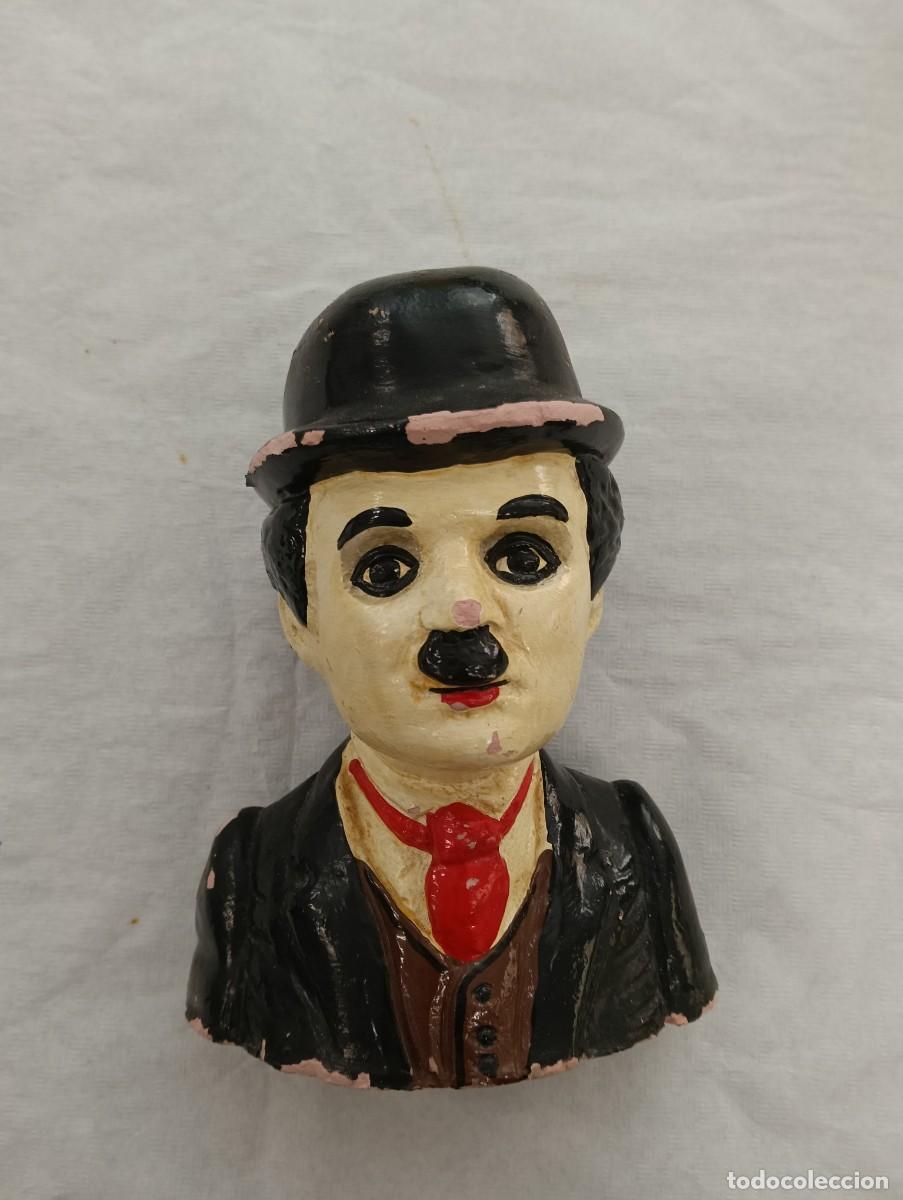Vintage: Charli Chaplin medio busto 16 cm x 13 cm aprox