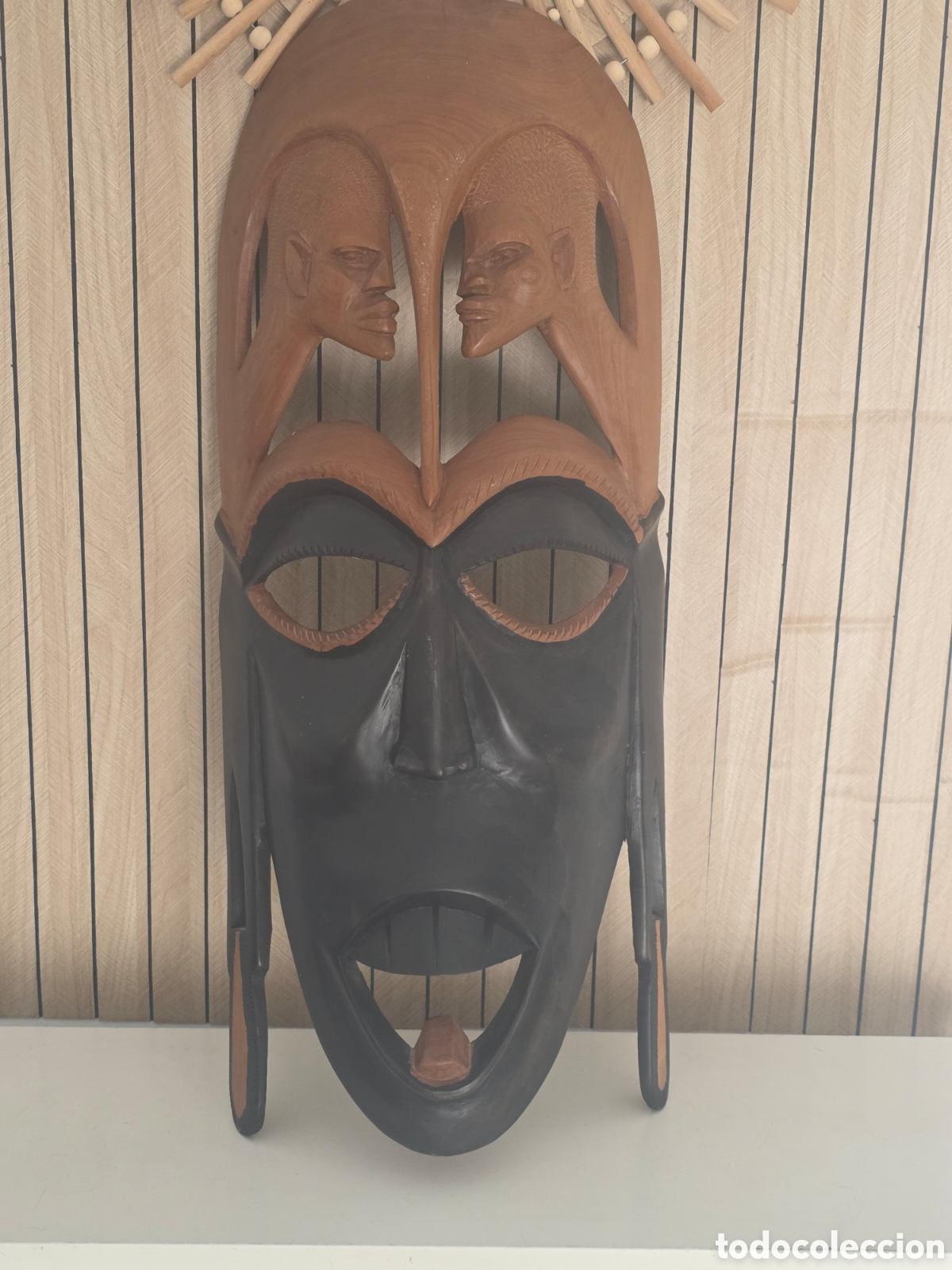 Vintage: gran m&aacute;scara africana de madera tallada a mano 71 cm
