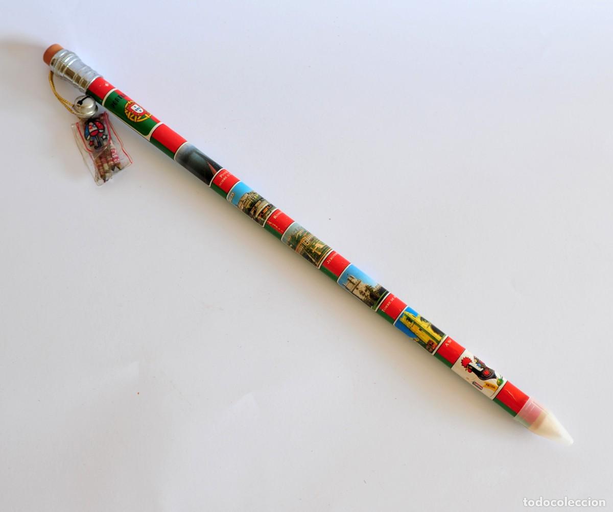 Vintage: L&aacute;piz gigante vintage, souvenir de Portugal. Incluye un cascabel, goma de borrar y 4 l&aacute;pices mini