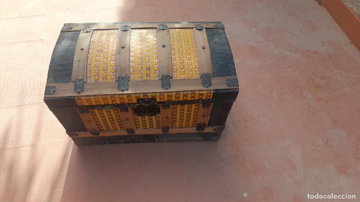 Vintage: Ba&uacute;l antiguo de viaje (Madera y chapa) - Para restaurar