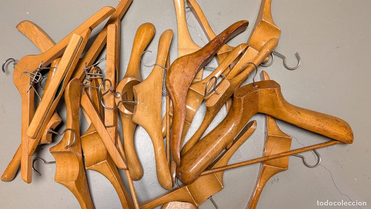 Vintage: NUMULITE R1 Lote de 18 perchas de madera percha sastre en buen estado diferentes medidas vintage