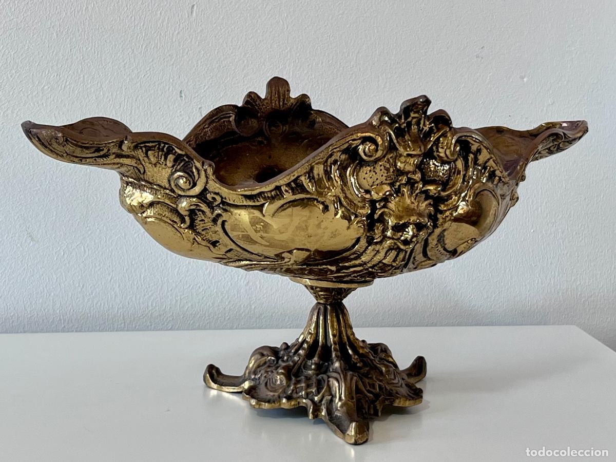Vintage: Gran centro de mesa de lat&oacute;n estilo rococ&oacute;, a&ntilde;os 1950&ndash;1970 &ndash; 45 cm