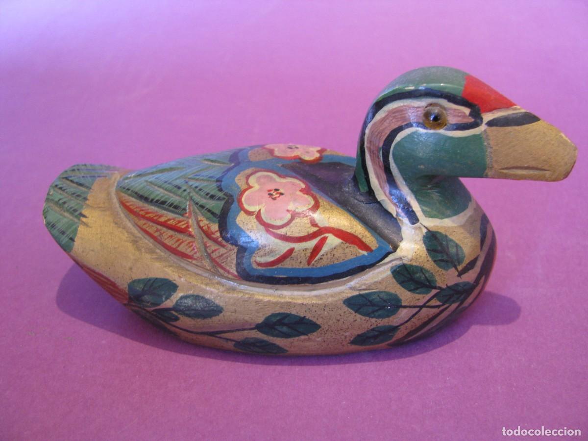 Vintage: PATO DE MADERA. PINTADO A MANO. 10X5X4 CM