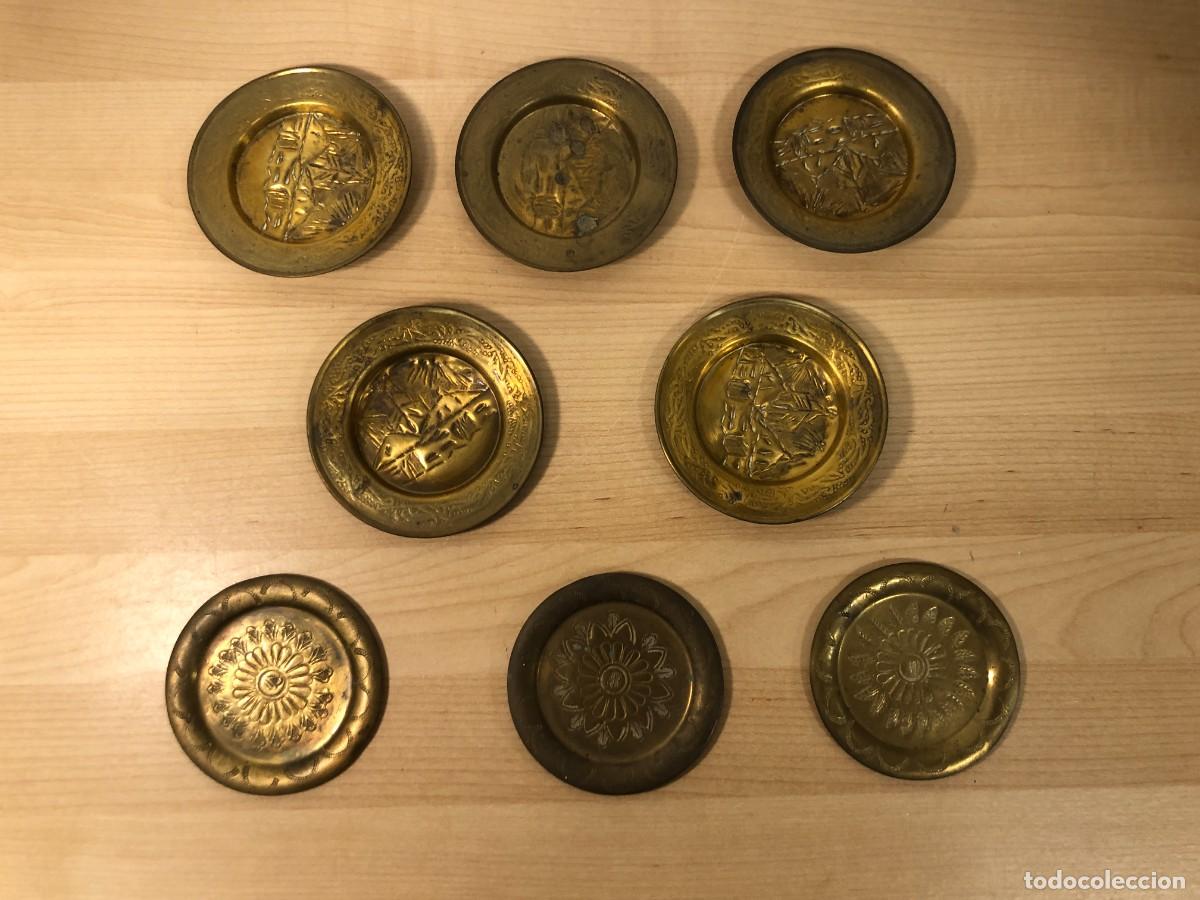 Vintage: Lote 8 platillos posavasos vintage de lat&oacute;n repujado motivos orientales y florales